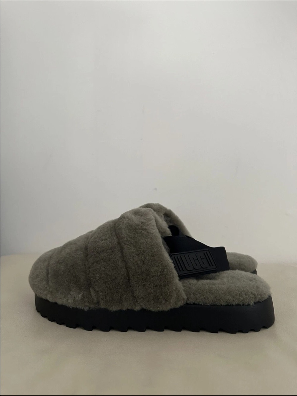 New UGG Super Fluff Slippers Women's Shoes Sandals Burnt Olive Size 8 NWOB